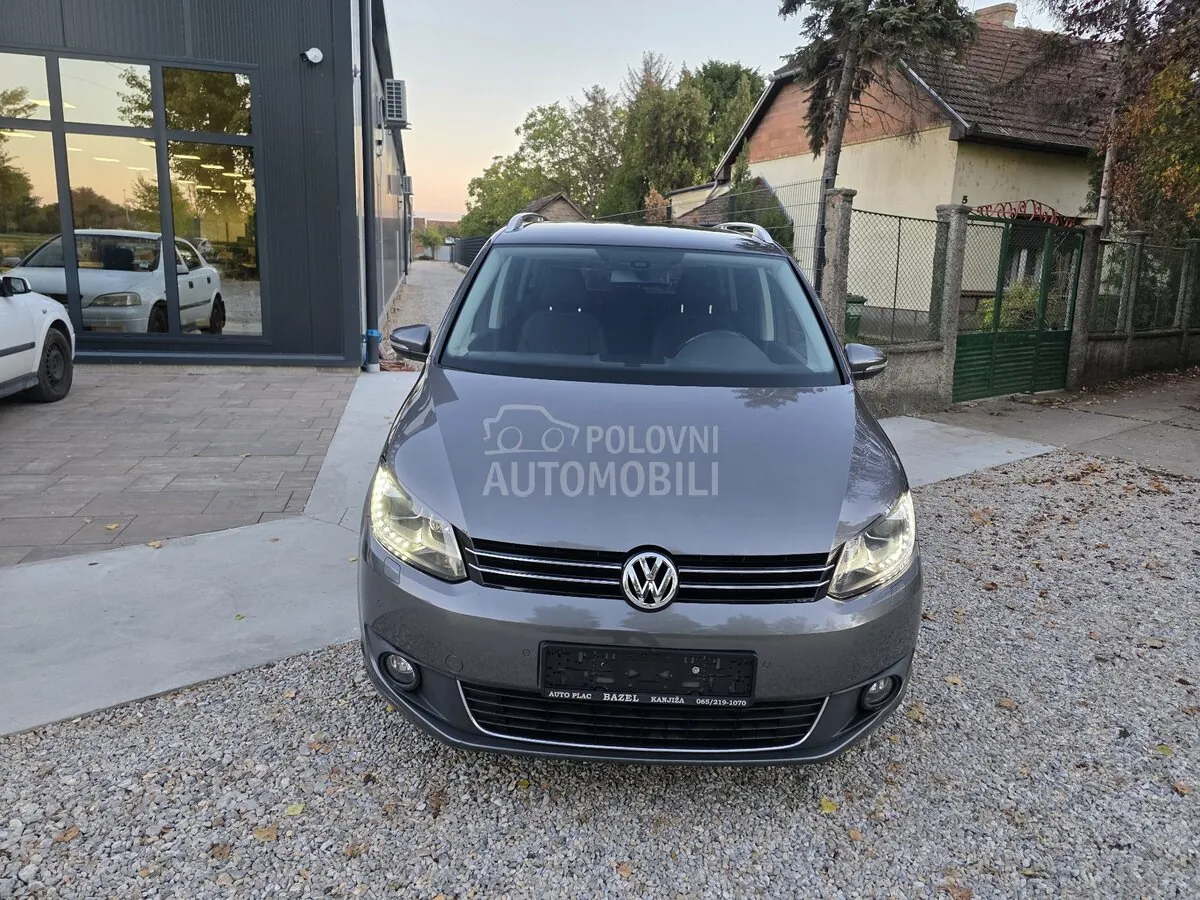 Volkswagen Touran 2013 photo 2