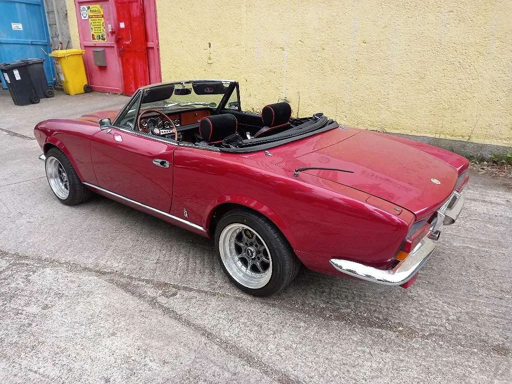 Fiat 124 Spider 1981 photo 3