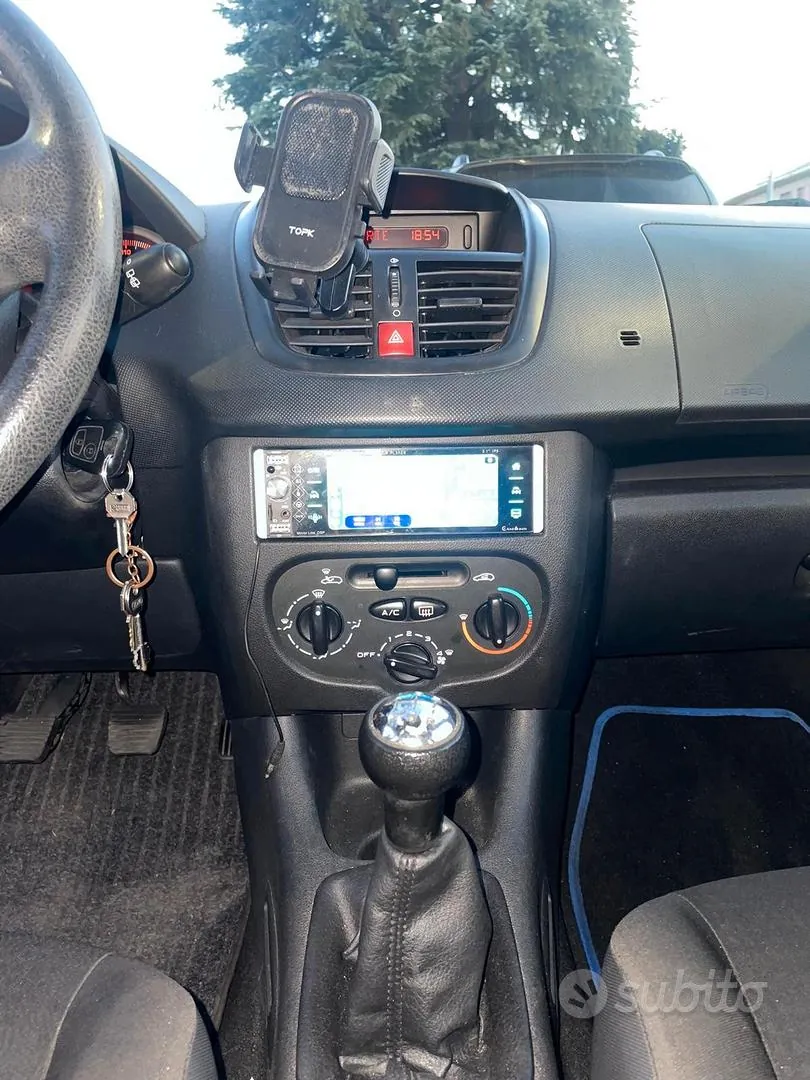 Peugeot 206 2010 photo 2
