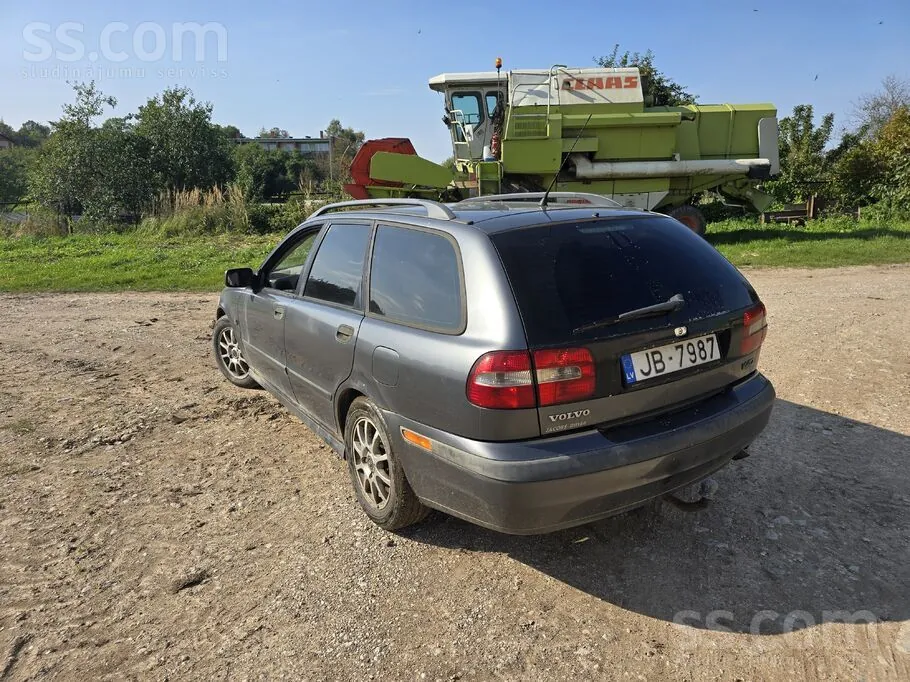 Volvo V40 2004 photo 3