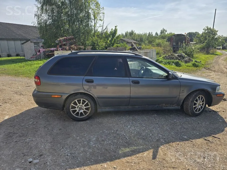 Volvo V40 2004 photo 5