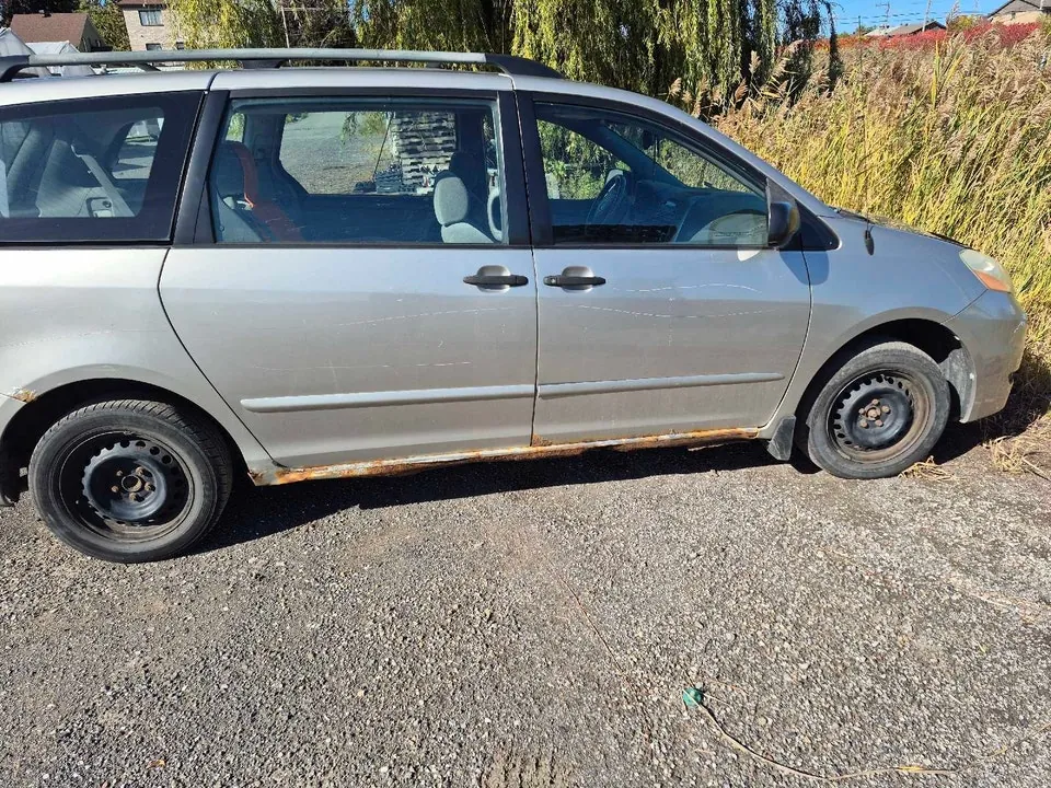 Toyota Sienna 2006 photo 3
