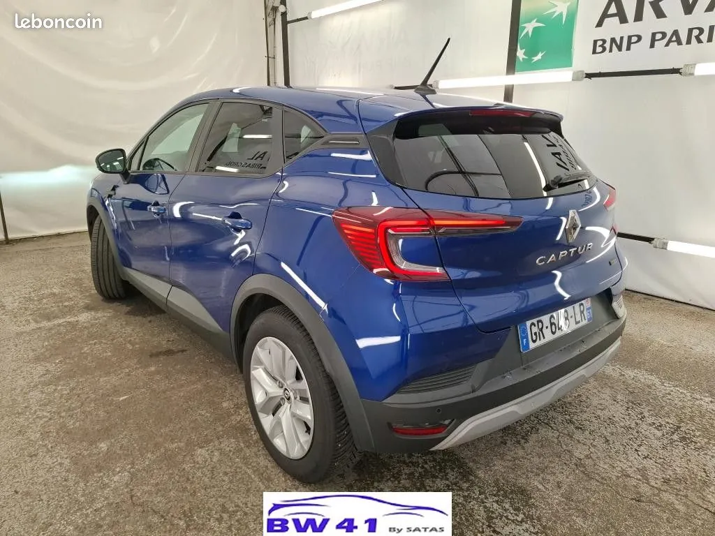 Renault Captur 2023 photo 2