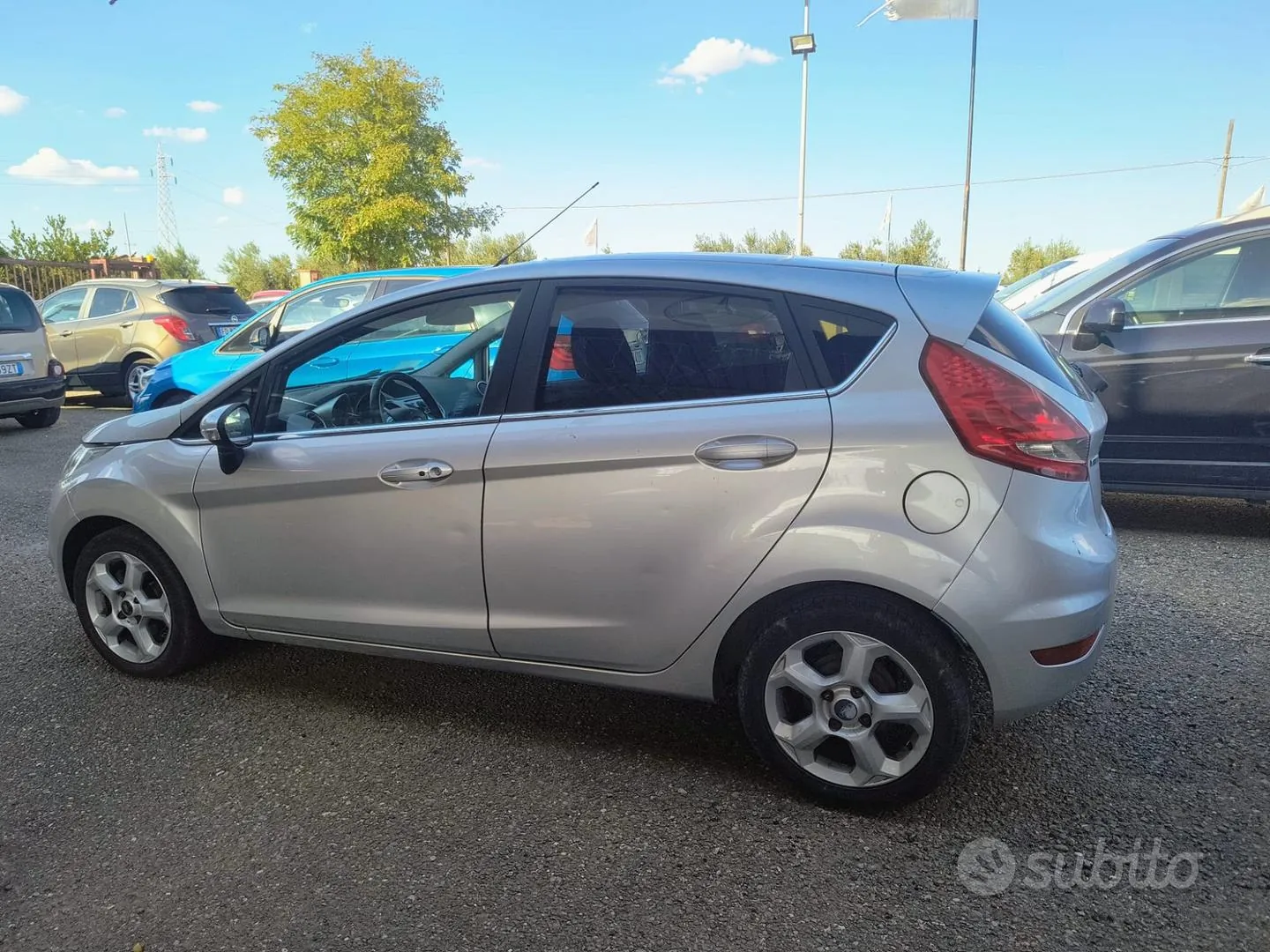 Ford Fiesta 2010 photo 4