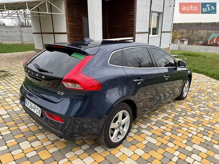 Volvo V40