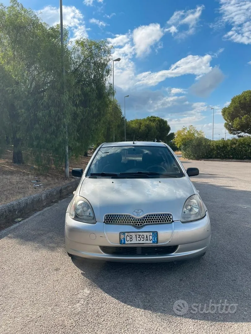 Toyota Yaris 2002 photo 2