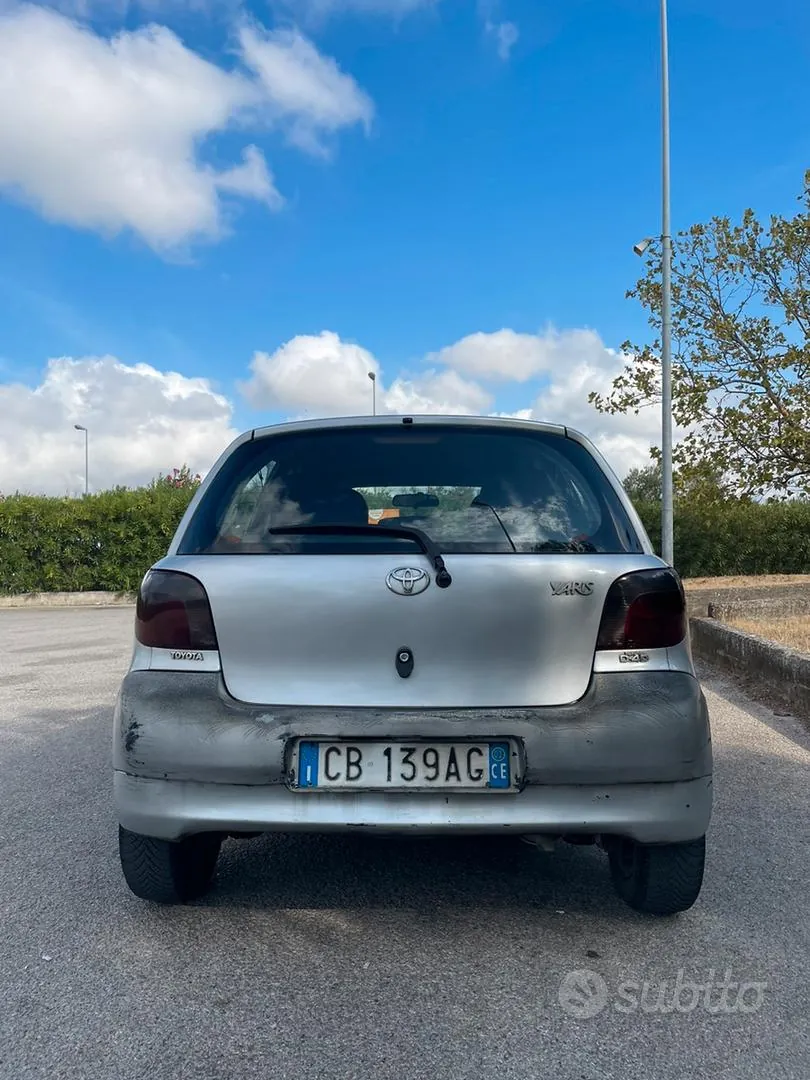 Toyota Yaris 2002 photo 4