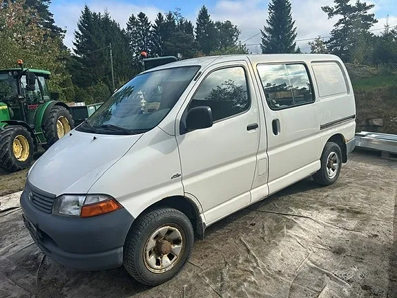 Toyota Hiace 2006 photo 2