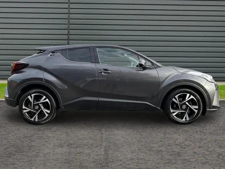 Toyota C-Hr 2022 photo 2