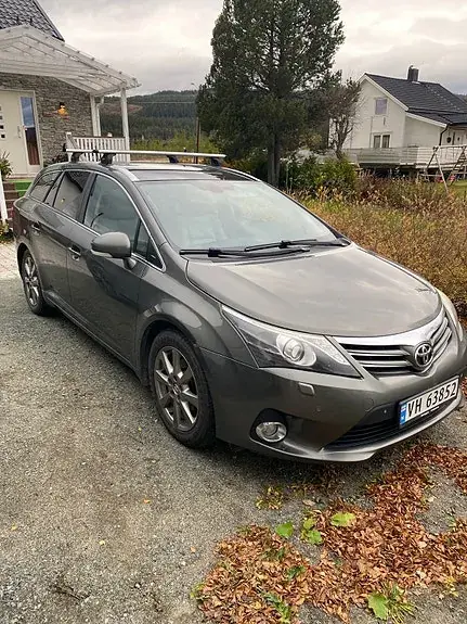 Toyota Avensis 2012 photo 4