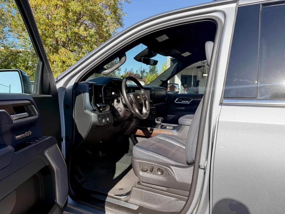 Chevrolet Silverado 1500 2023 photo 2