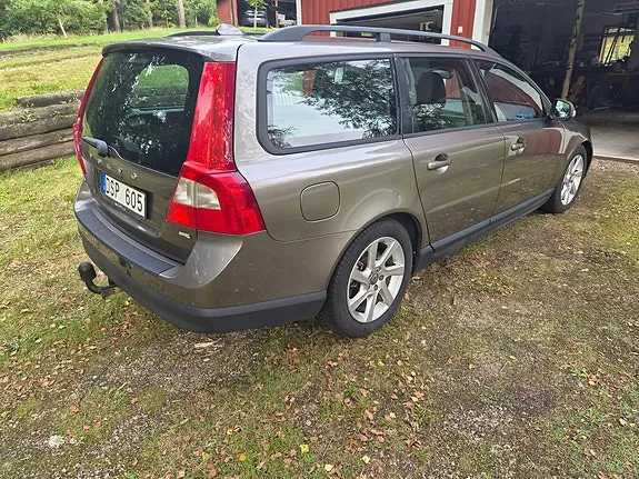 Volvo V70 2010 photo 3