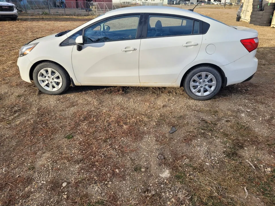 Kia Rio 2015 photo 2
