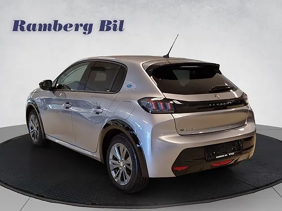 Peugeot 208 2023 photo 5
