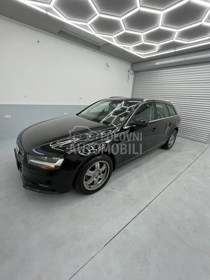 Audi A4 2012 photo 5