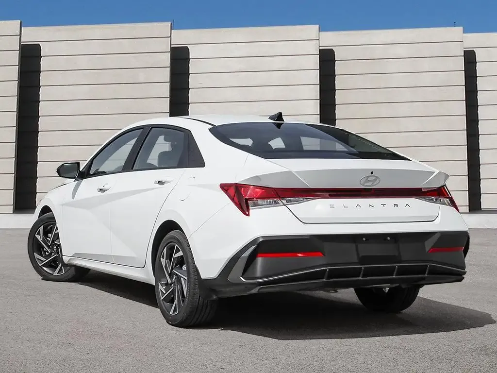 Hyundai Elantra 2026 photo 4