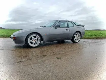 Porsche 944