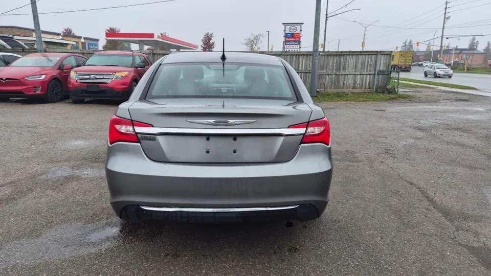 Chrysler 200 2013 photo 4