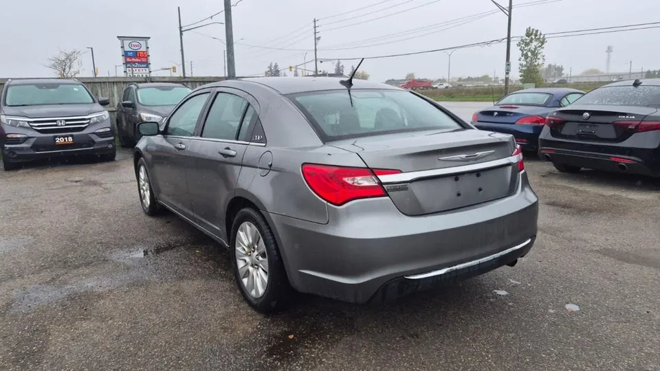 Chrysler 200 2013 photo 3