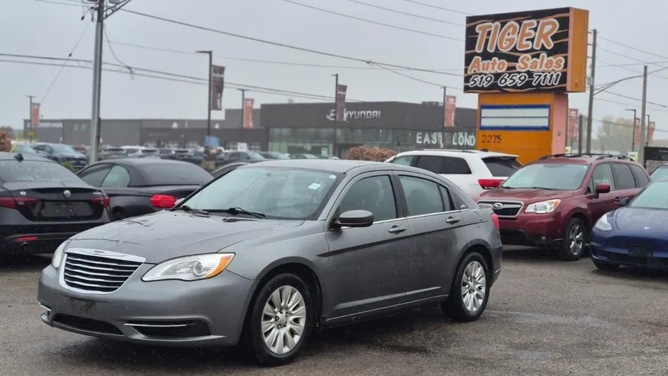 Chrysler 200
