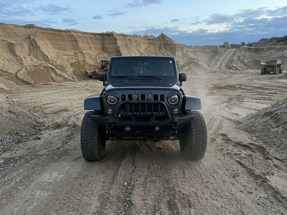 Ford Wrangler 2017 photo 2
