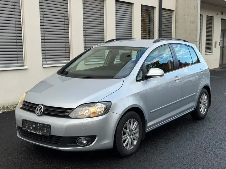 Volkswagen Golf 2012 photo 3