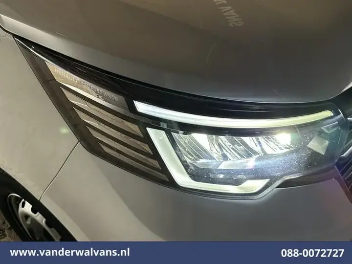Renault Trafic 2023 photo 3