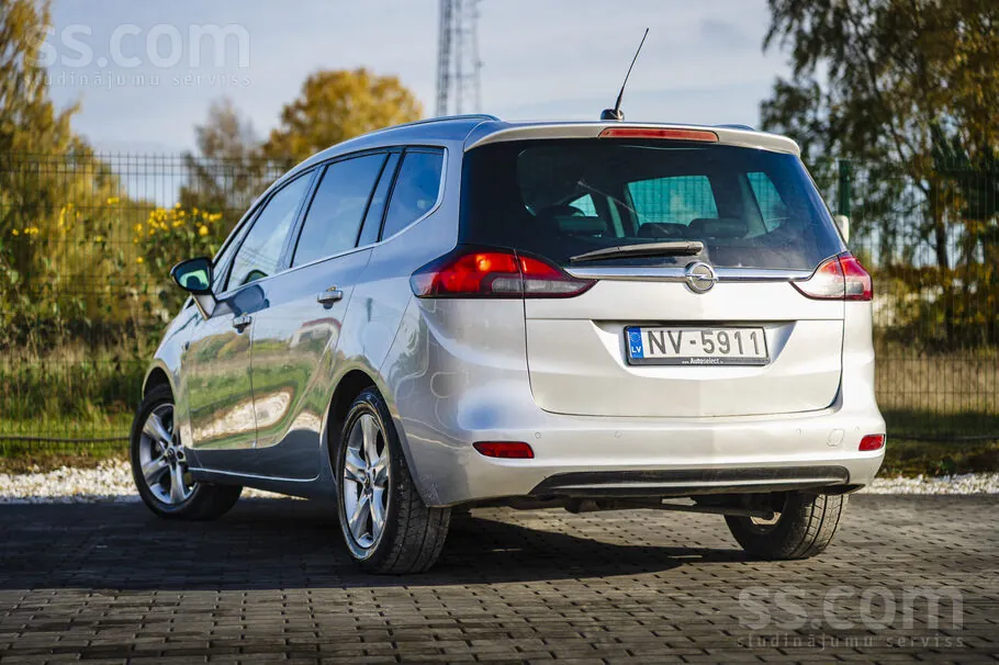 Opel Zafira 2012 photo 4