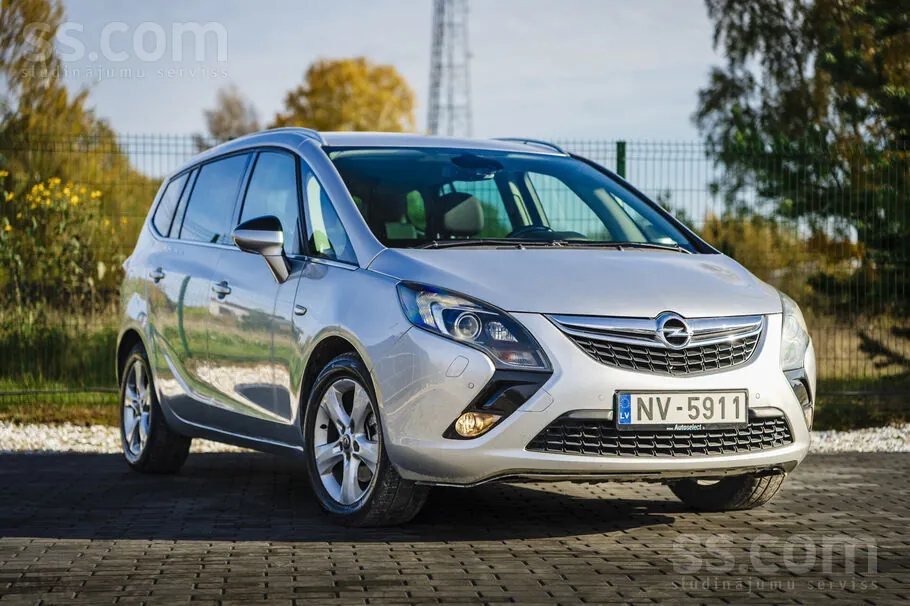 Opel Zafira 2012 photo 3