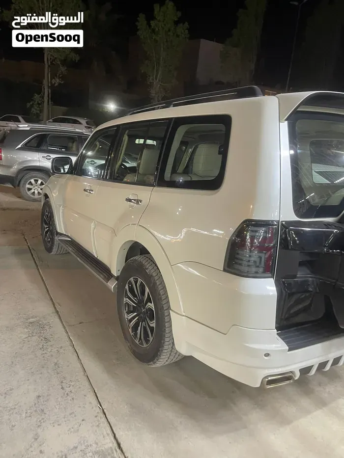 Mitsubishi Pajero 2010 photo 3