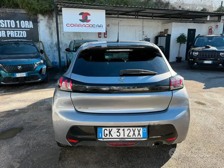 Peugeot 208 2022 photo 3