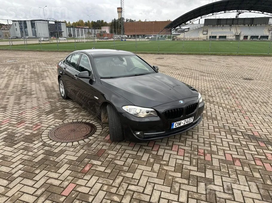 BMW 530 2011 photo 3