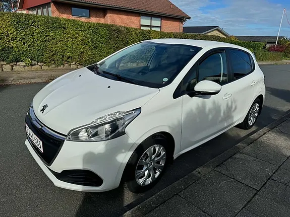 Peugeot 208 2019 photo 2