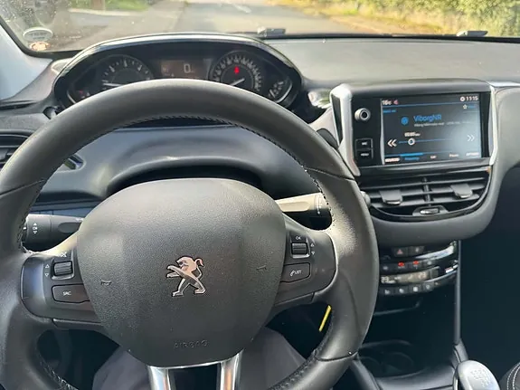 Peugeot 208 2019 photo 5