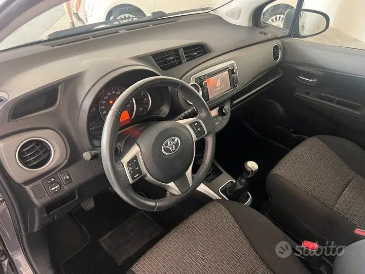 Toyota Yaris 2014 photo 5
