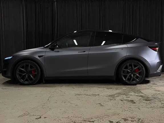 Tesla Model Y 2026 photo 5