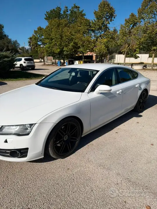 Audi A7 2011 photo 2