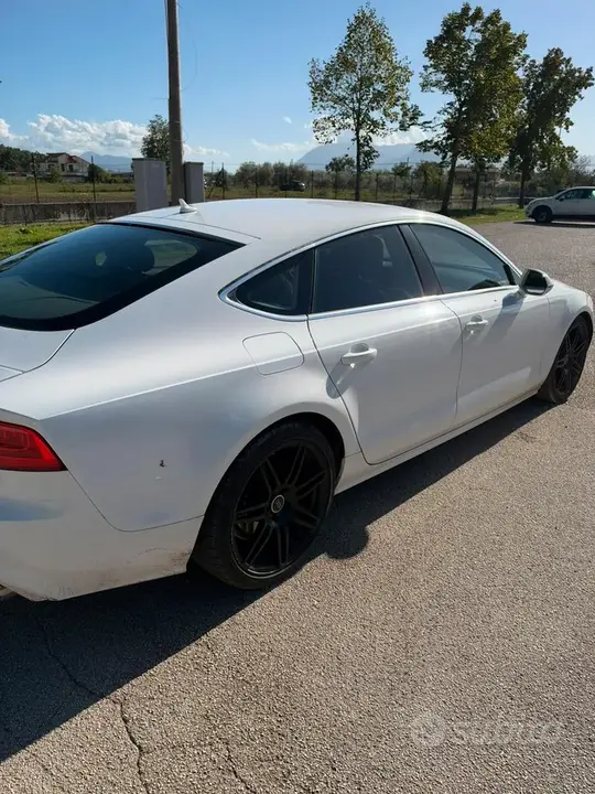 Audi A7 2011 photo 3