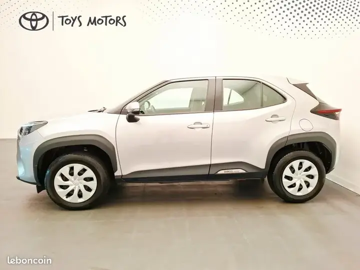 Toyota Yaris Cross 2023 photo 2
