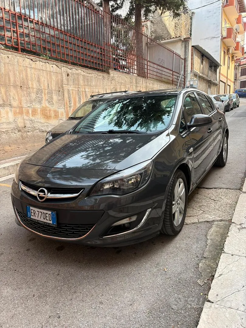 Opel Astra 2013 photo 4