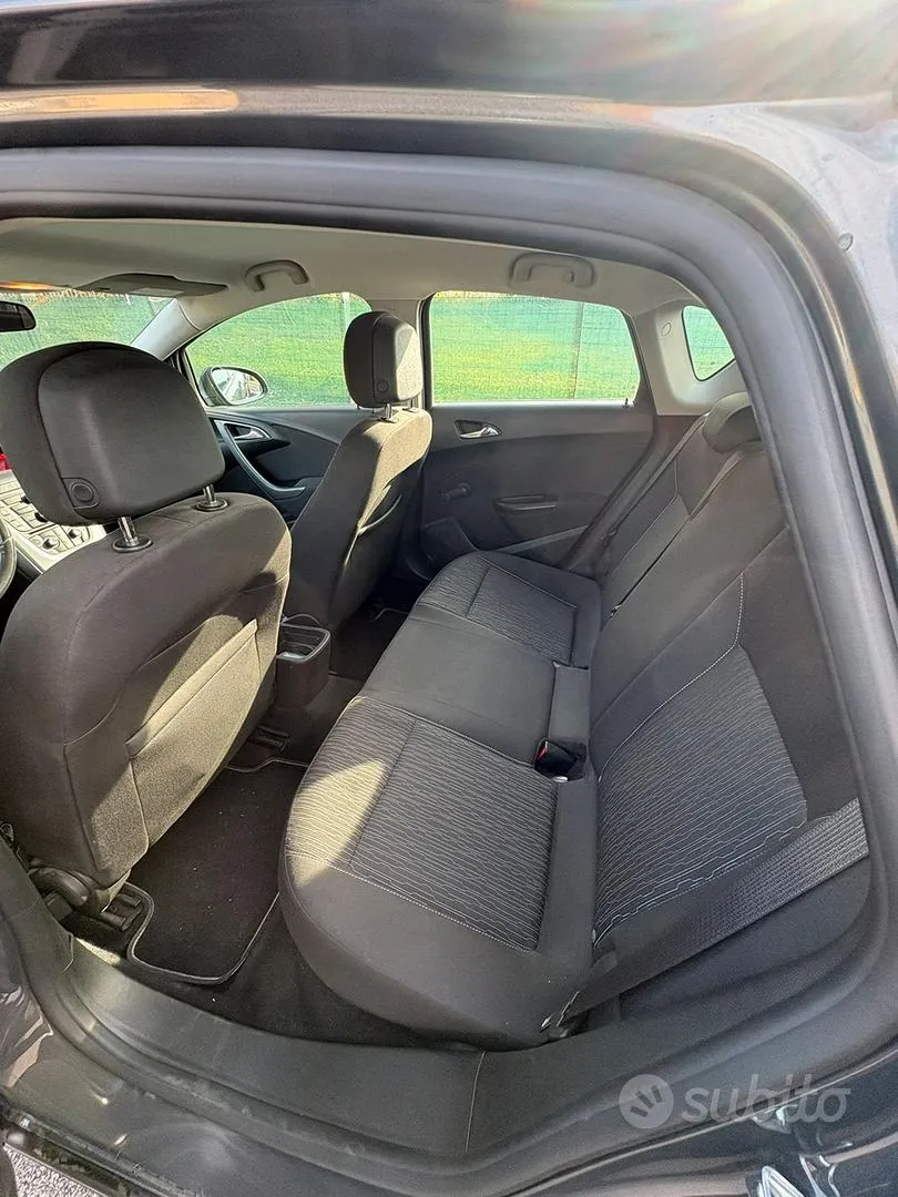 Opel Astra 2013 photo 5