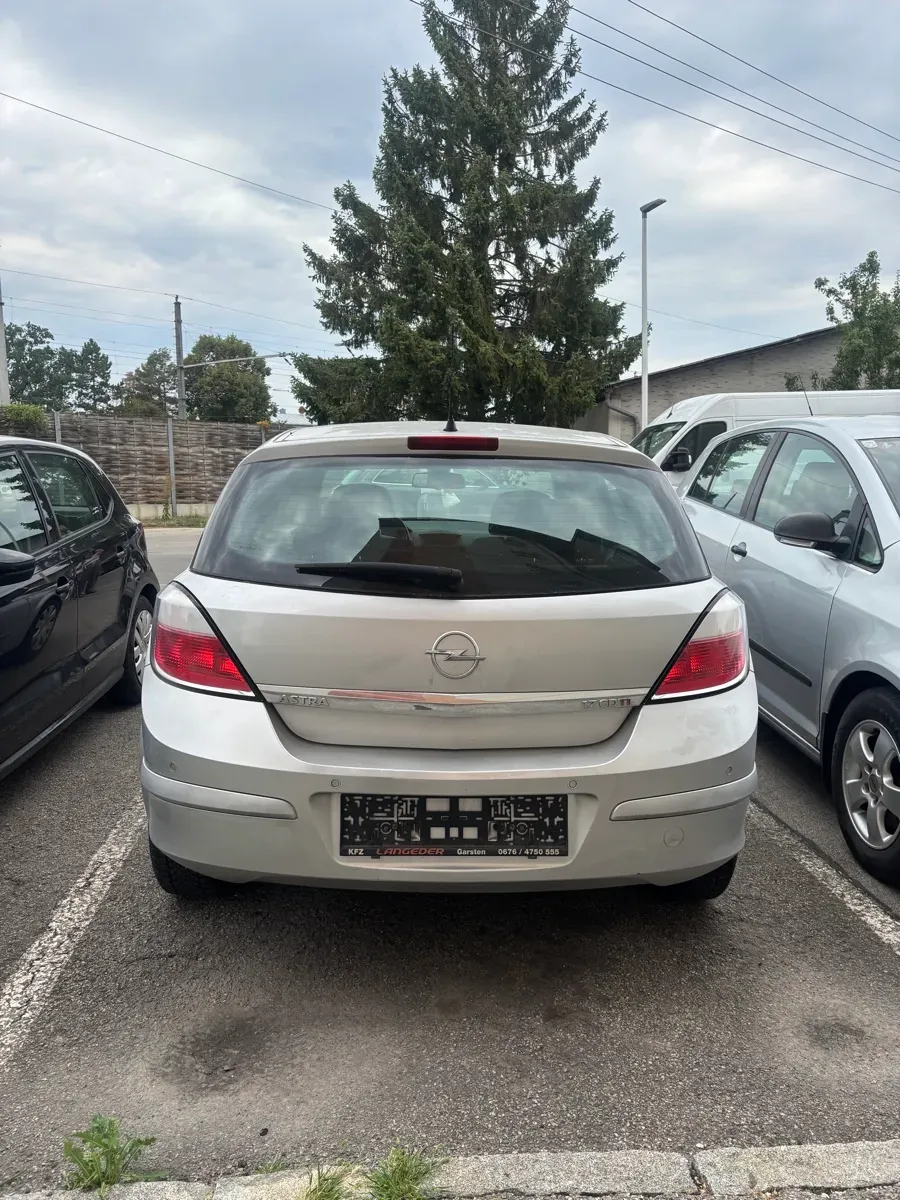 Opel Astra 2005 photo 2