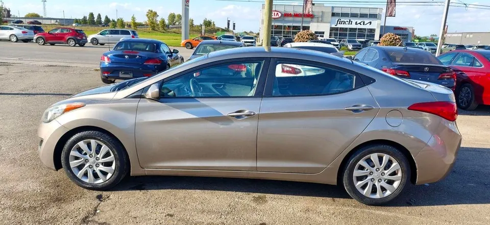 Hyundai Elantra 2013 photo 2