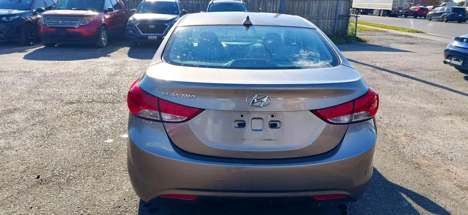 Hyundai Elantra 2013 photo 4