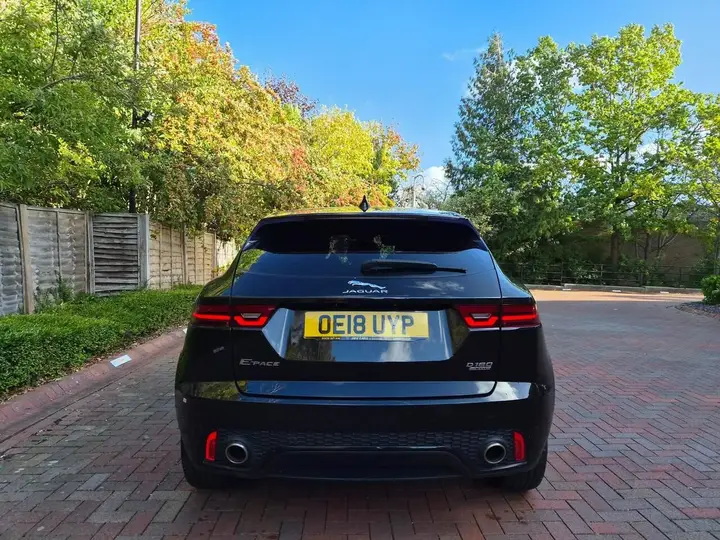 Jaguar E-Pace 2018 photo 2