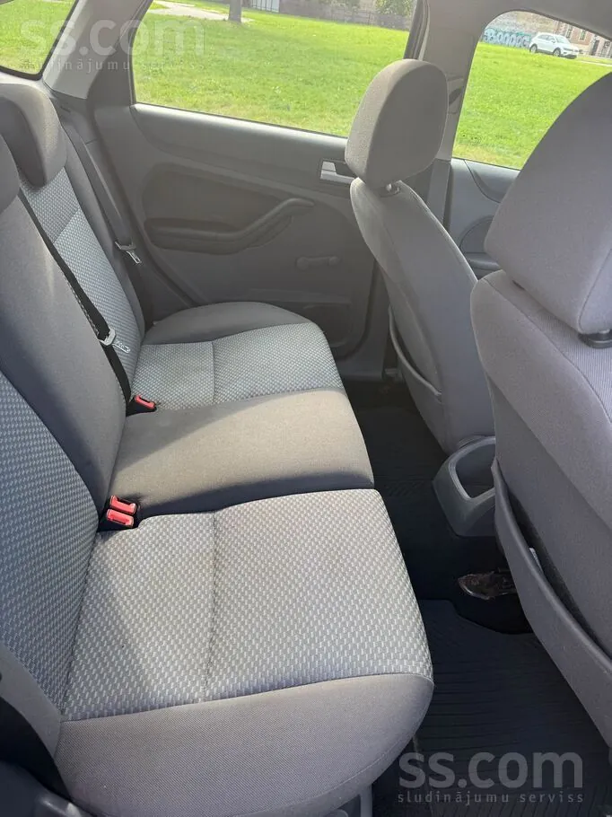 Ford Focus 2007 photo 2