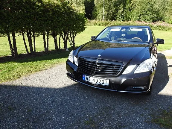 Mercedes-Benz E-Class 2010 photo 2