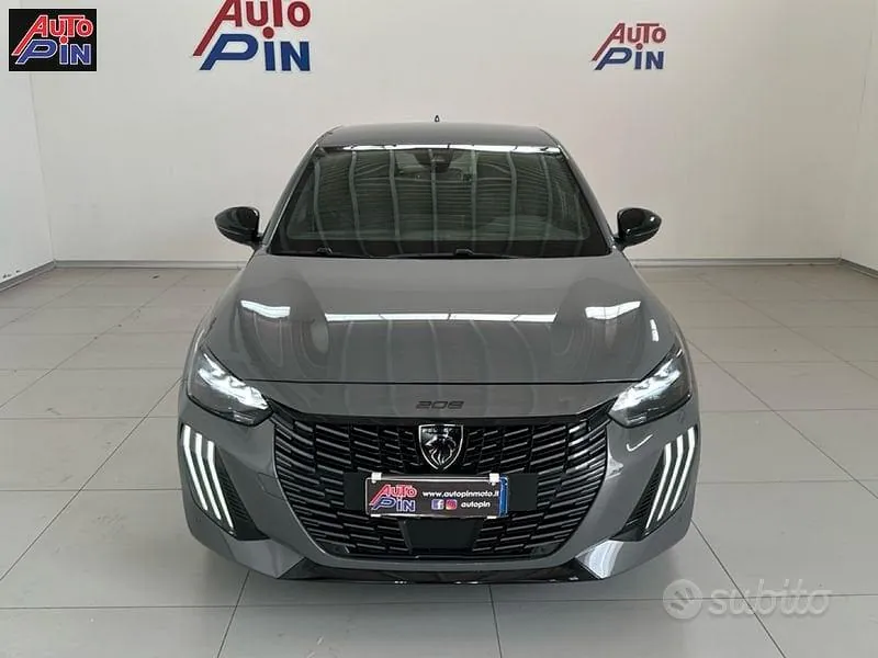 Peugeot 208 2025 photo 2