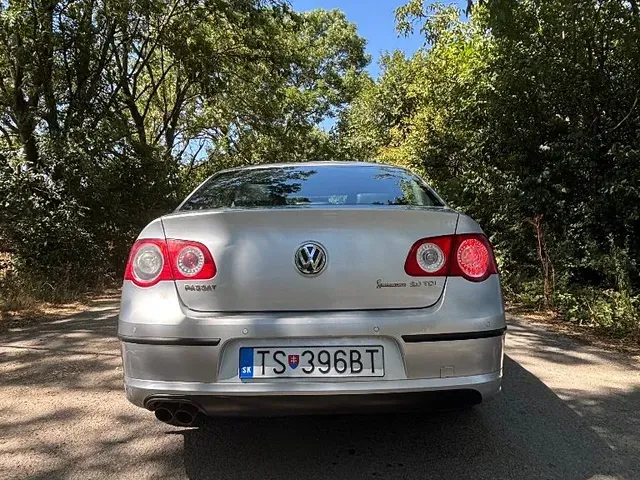 Volkswagen Passat 2010 photo 2