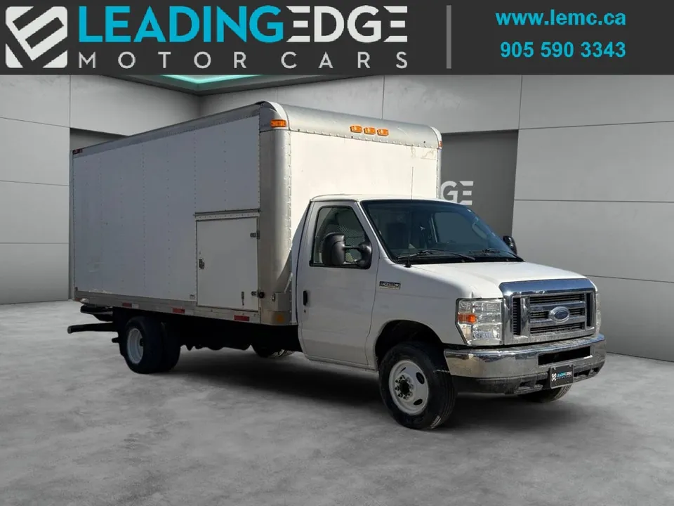Ford E-450 2014 photo 2